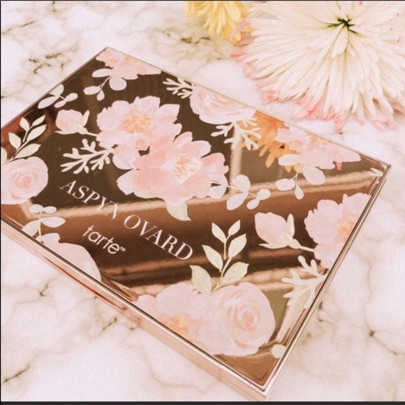🚫🚫ISO: DO NOT BUY: Aspyn Ovard Tarte Palette!